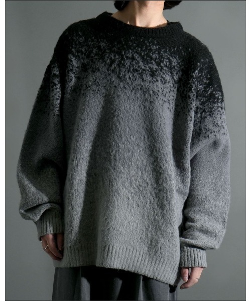 NOIZY（ノイジー）の「Gradient Animal Shaggy Knit / グラデーション 総柄 プルオーバー クルーネック シャギーニット（ニット/セーター・メンズ・ブルー/ブラック・MEDIUM/LARGE）」の4枚目の写真