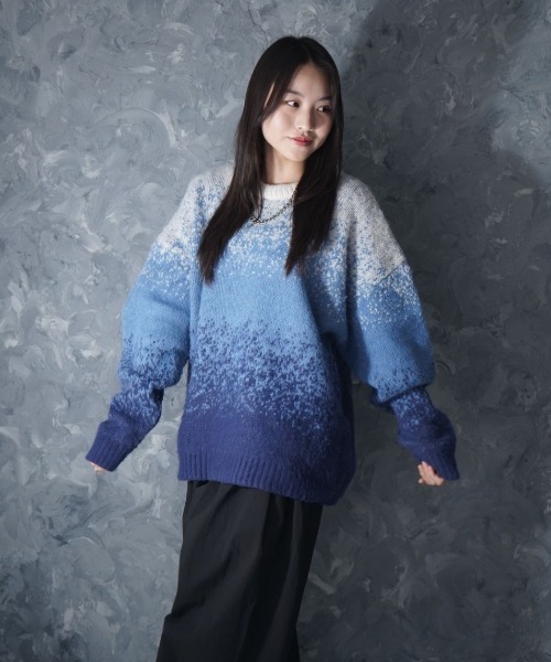 NOIZY（ノイジー）の「Gradient Animal Shaggy Knit / グラデーション 総柄 プルオーバー クルーネック シャギーニット（ニット/セーター・メンズ・ブルー/ブラック・MEDIUM/LARGE）」の11枚目の写真