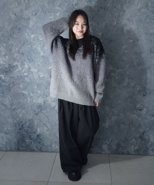 NOIZY（ノイジー）の「Gradient Animal Shaggy Knit / グラデーション 総柄 プルオーバー クルーネック シャギーニット（ニット/セーター・メンズ・ブルー/ブラック・MEDIUM/LARGE）」の7枚目の写真