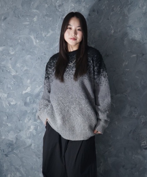 NOIZY（ノイジー）の「Gradient Animal Shaggy Knit / グラデーション 総柄 プルオーバー クルーネック シャギーニット（ニット/セーター・メンズ・ブルー/ブラック・MEDIUM/LARGE）」の17枚目の写真