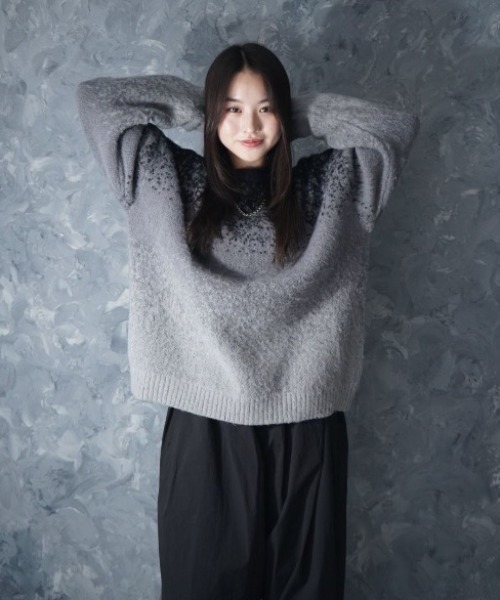 NOIZY（ノイジー）の「Gradient Animal Shaggy Knit / グラデーション 総柄 プルオーバー クルーネック シャギーニット（ニット/セーター・メンズ・ブルー/ブラック・MEDIUM/LARGE）」の21枚目の写真