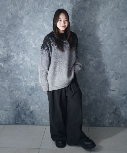 NOIZY（ノイジー）の「Gradient Animal Shaggy Knit / グラデーション 総柄 プルオーバー クルーネック シャギーニット（ニット/セーター・メンズ・ブルー/ブラック・MEDIUM/LARGE）」の8枚目の写真