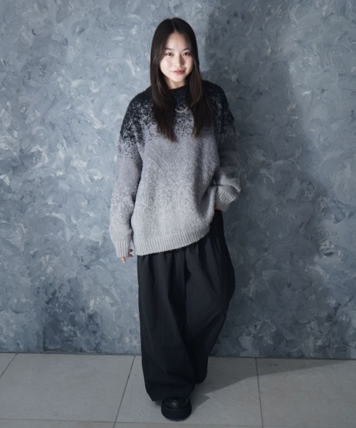 NOIZY（ノイジー）の「Gradient Animal Shaggy Knit / グラデーション 総柄 プルオーバー クルーネック シャギーニット（ニット/セーター・メンズ・ブルー/ブラック・MEDIUM/LARGE）」の9枚目の写真