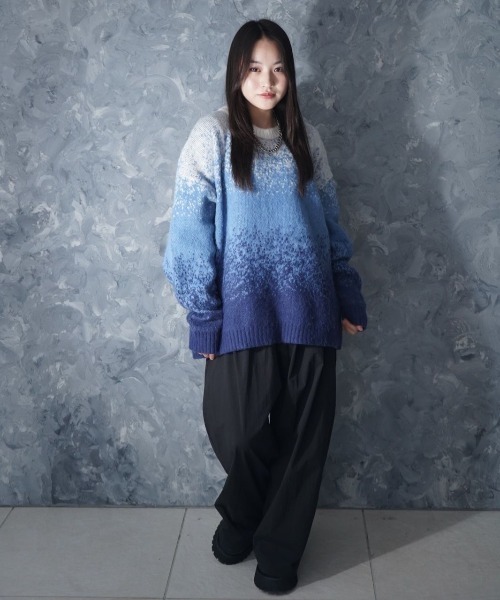 NOIZY（ノイジー）の「Gradient Animal Shaggy Knit / グラデーション 総柄 プルオーバー クルーネック シャギーニット（ニット/セーター・メンズ・ブルー/ブラック・MEDIUM/LARGE）」の14枚目の写真