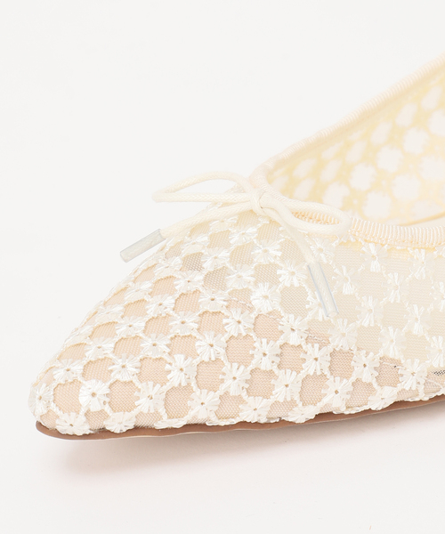 LE TALON(ルタロン)の「ポインテッドフラワースパンコールバレエ(バレエシューズ・レディース・ブラック×ブラック/アイボリー・22cm/22.5cm/23cm/23.5cm/24cm/24.5cm/25cm/25.5cm)」の9枚目の写真