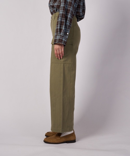 Eddie Bauer(エディーバウアー)の「チノ ユーティリティ ワークパンツ(その他パンツ・レディース・ライトベージュ/ブラック/カーキ・S/XL/L/M)」の10枚目の写真