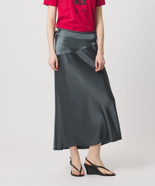 ATTISESSION（アティセッション）の「＜ATTISESSION＞サテン カットオフ ミディアム スカート（スカート・レディース・ネイビー/ダークグレー・30/50）」の2枚目の写真