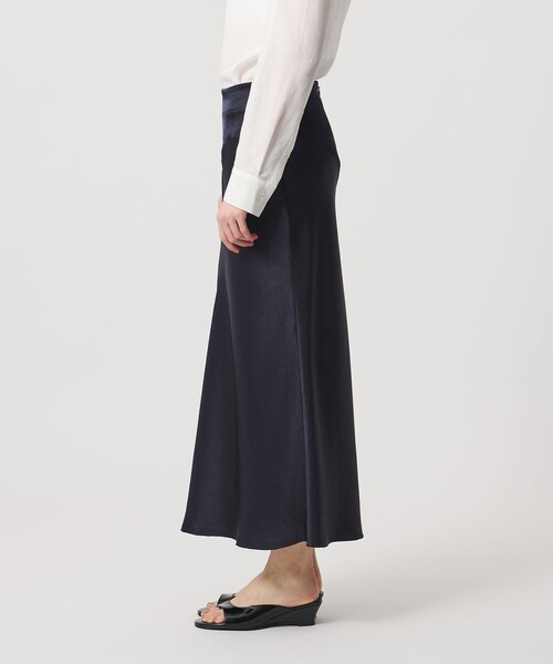 ATTISESSION（アティセッション）の「＜ATTISESSION＞サテン カットオフ ミディアム スカート（スカート・レディース・ネイビー/ダークグレー・30/50）」の8枚目の写真