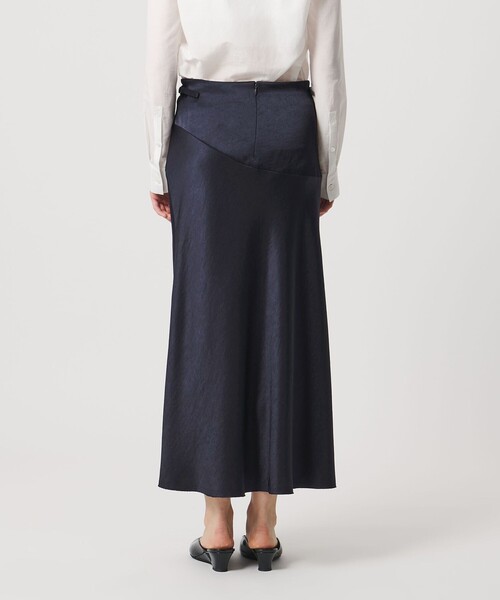 ATTISESSION（アティセッション）の「＜ATTISESSION＞サテン カットオフ ミディアム スカート（スカート・レディース・ネイビー/ダークグレー・30/50）」の9枚目の写真