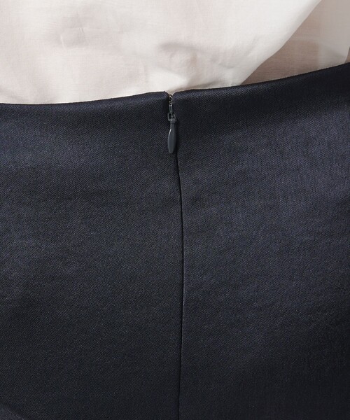 ATTISESSION（アティセッション）の「＜ATTISESSION＞サテン カットオフ ミディアム スカート（スカート・レディース・ネイビー/ダークグレー・30/50）」の13枚目の写真