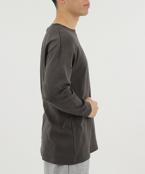 CLOTHY(クロシィ)の「【ふんわり柔らかな手触り】メンズダブルフェイスコットン100%無地ロンT(Tシャツ/カットソー・メンズ・モカ/ブラック/ネイビー/チャコールグレー/グレー/ホワイト/ブラウン・LARGE/MEDIUM)」の22枚目の写真