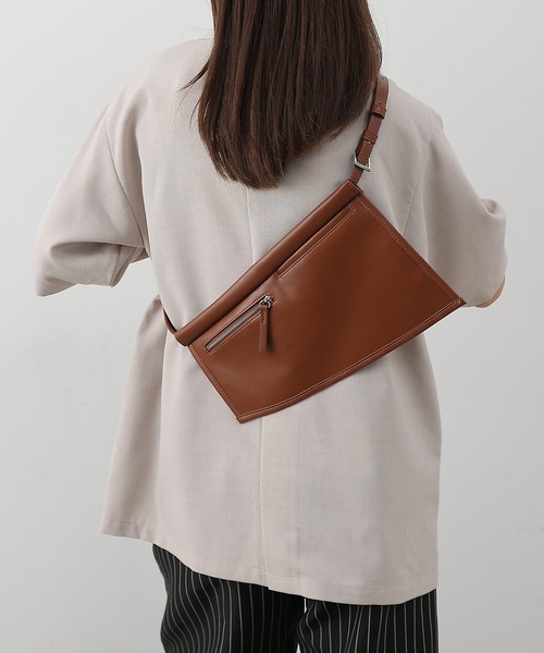 COLONY 2139（コロニートゥーワンスリーナイン）の「レザーウェストベルトバッグ（ボディバッグ/ウエストポーチ・レディース・ブラウン/ブラック・FREE）」の11枚目の写真