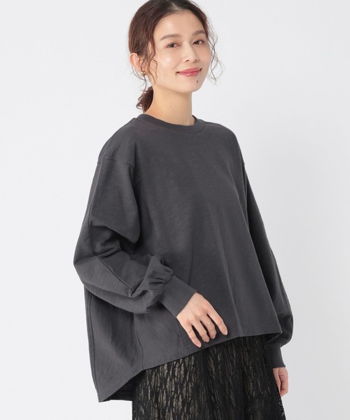 studio CLIP（スタディオクリップ）の「スラブ裏毛ドルマンカットソー（Tシャツ/カットソー・レディース・チャコール/ライトベージュ/オフホワイト・FREE）」の2枚目の写真