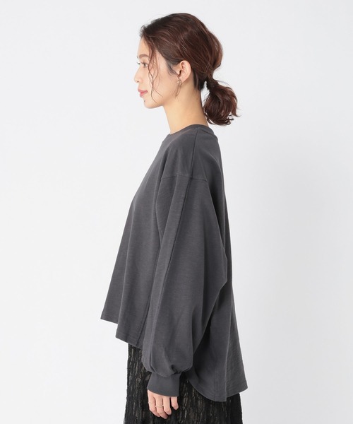 studio CLIP（スタディオクリップ）の「スラブ裏毛ドルマンカットソー（Tシャツ/カットソー・レディース・チャコール/ライトベージュ/オフホワイト・FREE）」の17枚目の写真