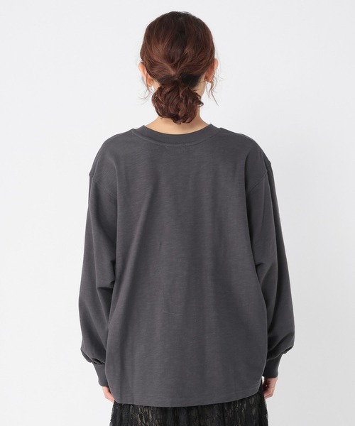 studio CLIP（スタディオクリップ）の「スラブ裏毛ドルマンカットソー（Tシャツ/カットソー・レディース・チャコール/ライトベージュ/オフホワイト・FREE）」の18枚目の写真