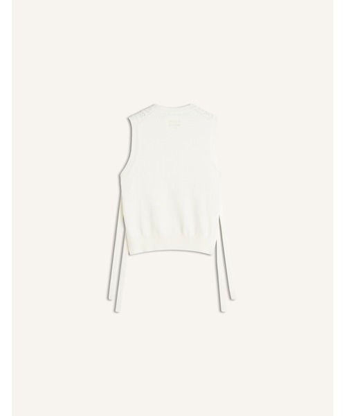 Maison Kitsune(メゾンキツネ)の「CABLE KNIT VEST(ベスト・レディース・アイボリー・M/S/L)」の2枚目の写真