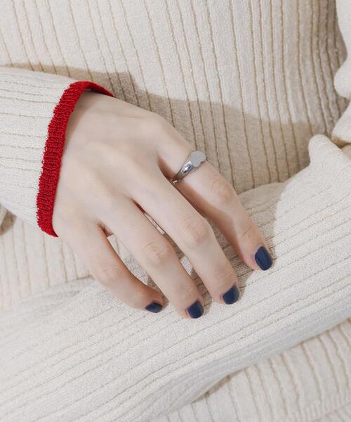 SMELLY（スメリー）の「ステンレスハートシグネットリング（リング・レディース・シルバー・11.5）」の2枚目の写真