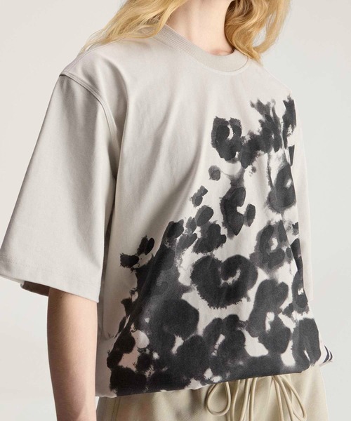 adidas by Stella McCartney（アディダスバイステラマッカートニー）の「aSMC GRAPH TEE【adidas by Stella McCartney】 / アディダス adidas（Tシャツ/カットソー・レディース・グレー・SMALL/MEDIUM/LARGE/XX-LARGE/X-SMALL/X-LARGE）」の2枚目の写真