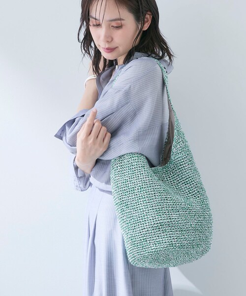 INDIVI（インディヴィ）の「【大人カジュアル】メタリックかぎ編みボトルバッグ（トートバッグ・レディース・ブルー系その他6/ダークブラウン系4/グリーン系その他5/シルバー系4・00）」の3枚目の写真