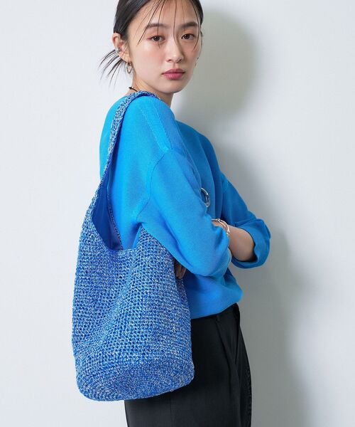 INDIVI（インディヴィ）の「【大人カジュアル】メタリックかぎ編みボトルバッグ（トートバッグ・レディース・ブルー系その他6/ダークブラウン系4/グリーン系その他5/シルバー系4・00）」の10枚目の写真