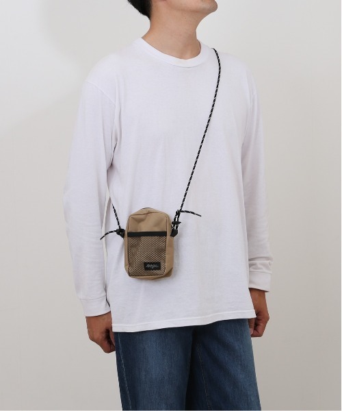 BACKYARD FAMILY(バックヤードファミリー)の「ナイロンメッシュ ミニショルダーポーチ(ショルダーバッグ・メンズ・チャコールグレー/ブラック/オフホワイト/カーキ/オリーブドラブ・FREE)」の4枚目の写真