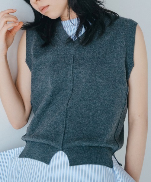 soduk(スドーク)の「notch notch vest(ベスト・レディース・レッド/ブラック/グレー・ONE SIZE)」の4枚目の写真