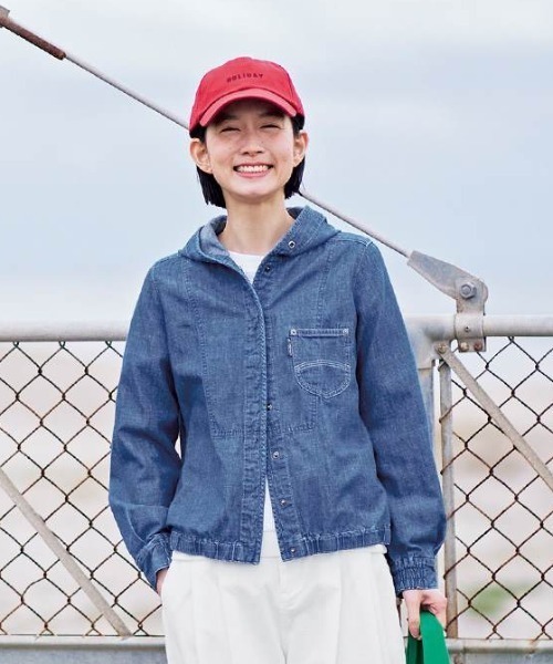 Sunny clouds(サニークラウズ)の「サニークラウズ パーカーになりたかったデニムシャツ〈レディース〉(シャツ/ブラウス・レディース・ライトインディゴブルー・LL)」の1枚目の写真