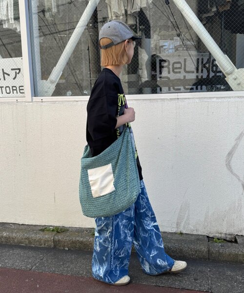 SOUNDSGOOOOD（サウンズグッド）の「【SOUNDS GOOOOD】ダメージデニムショルダーバッグ（ショルダーバッグ・レディース・グリーン/ネイビー・ONE SIZE）」の6枚目の写真