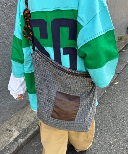 SOUNDSGOOOOD（サウンズグッド）の「【SOUNDS GOOOOD】ダメージデニムショルダーバッグ（ショルダーバッグ・レディース・グリーン/ネイビー・ONE SIZE）」の11枚目の写真