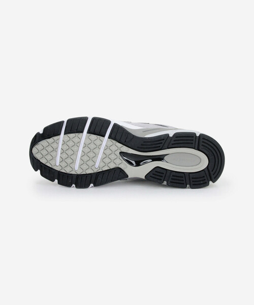 NEW BALANCE(ニューバランス)の「New Balance | U990 V4 GREY MEN(スニーカー・メンズ・グレー・26.5/25.5/25/26/29/28.5/27/28/27.5/30)」の3枚目の写真