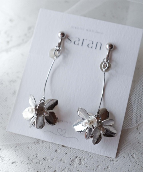 CERCA(チェルカ)の「saran jewelry/フラワーモチーフ イヤリング /金属アレルギー対応(イヤリング・レディース・ゴールド/シルバー・FREE)」の6枚目の写真