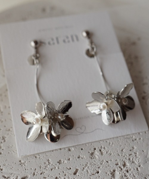 CERCA(チェルカ)の「saran jewelry/フラワーモチーフ イヤリング /金属アレルギー対応(イヤリング・レディース・ゴールド/シルバー・FREE)」の8枚目の写真