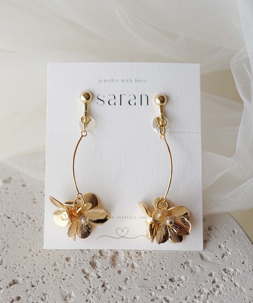 CERCA(チェルカ)の「saran jewelry/フラワーモチーフ イヤリング /金属アレルギー対応(イヤリング・レディース・ゴールド/シルバー・FREE)」の13枚目の写真
