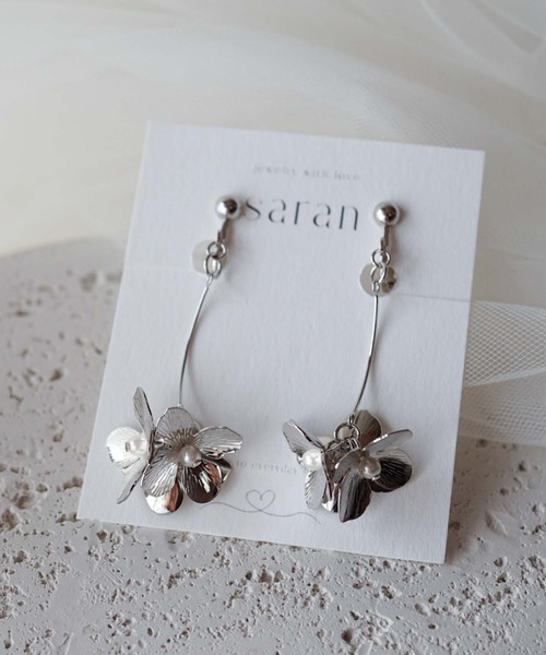 CERCA(チェルカ)の「saran jewelry/フラワーモチーフ イヤリング /金属アレルギー対応(イヤリング・レディース・ゴールド/シルバー・FREE)」の14枚目の写真
