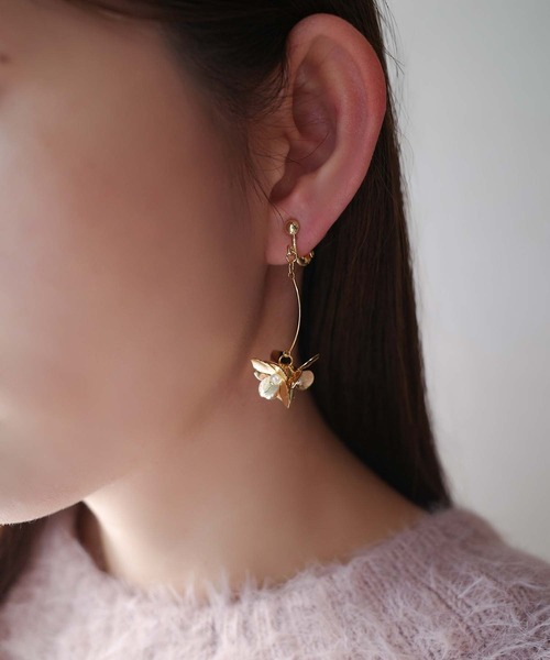 CERCA(チェルカ)の「saran jewelry/フラワーモチーフ イヤリング /金属アレルギー対応(イヤリング・レディース・ゴールド/シルバー・FREE)」の15枚目の写真