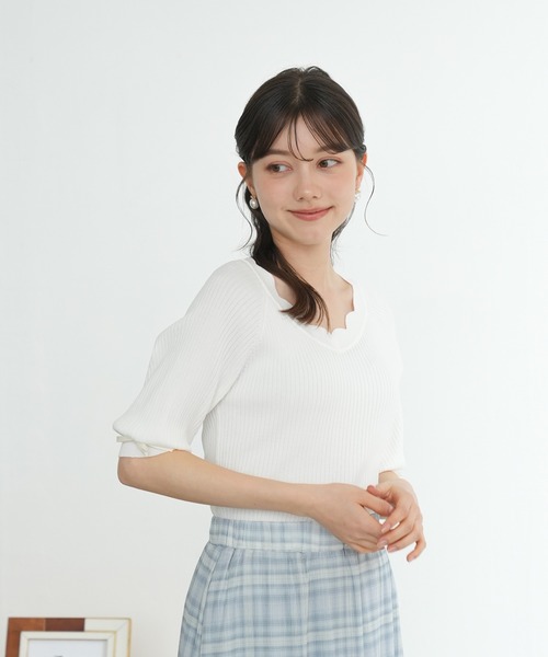 ASTORIA ODIER(アストリアオディール)の「スカラップネック袖リボンリブニット (UVカット/ウォッシャブル)半袖(ニット/セーター・レディース・ネイビー/ミント/ライトグレー/ホワイト・MEDIUM/SMALL)」の6枚目の写真