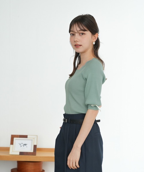 ASTORIA ODIER(アストリアオディール)の「スカラップネック袖リボンリブニット (UVカット/ウォッシャブル)半袖(ニット/セーター・レディース・ネイビー/ミント/ライトグレー/ホワイト・MEDIUM/SMALL)」の11枚目の写真