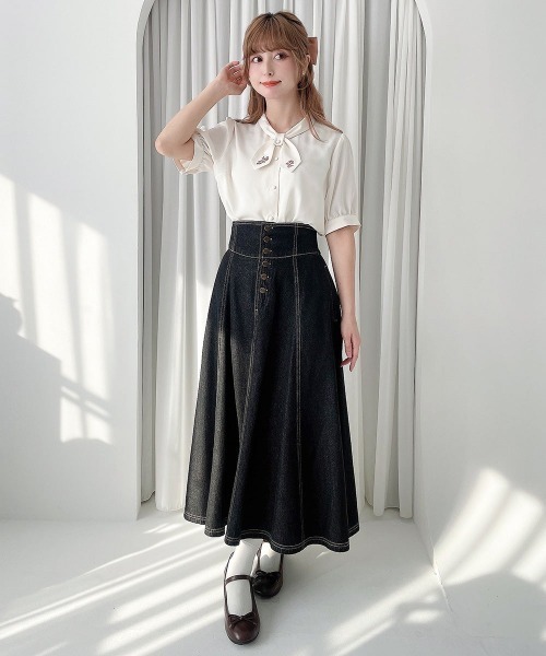 F i.n.t(フィント)の「小花刺繍クロスタイブラウス(シャツ/ブラウス・レディース・ホワイト×ブルー/アイボリー・FREE)」の8枚目の写真