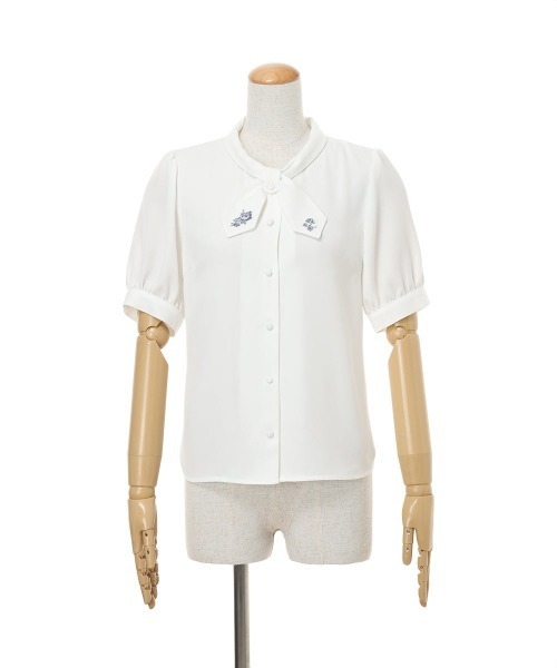 F i.n.t(フィント)の「小花刺繍クロスタイブラウス(シャツ/ブラウス・レディース・ホワイト×ブルー/アイボリー・FREE)」の13枚目の写真