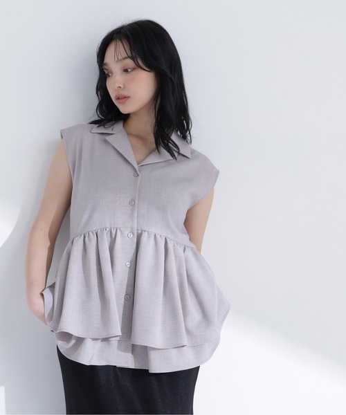 NATURAL BEAUTY BASIC（ナチュラルビューティーベーシック）の「ティアードペプラムジレ（シャツ/ブラウス・レディース・チャコールグレー/グレイッシュベージュ・MEDIUM/SMALL）」の13枚目の写真