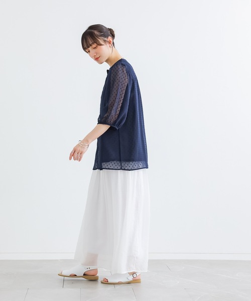 n'OrLABEL(ノアールレーベル)の「【接触冷感】シアードットブラウス(シャツ/ブラウス・レディース・オフホワイト/ライトグリーン/ネイビー・1/2)」の15枚目の写真