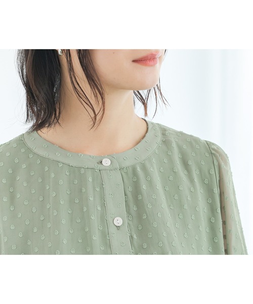 n'OrLABEL(ノアールレーベル)の「【接触冷感】シアードットブラウス(シャツ/ブラウス・レディース・オフホワイト/ライトグリーン/ネイビー・1/2)」の17枚目の写真