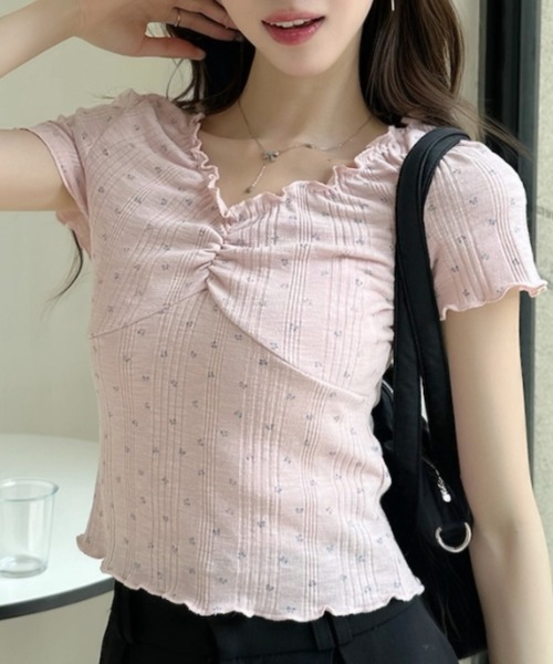 Ada.(エイダ)の「胸元 シャーリング Vネック 半袖 トップス(Tシャツ/カットソー・レディース・ピンク/アイボリー/ブルー・FREE)」の2枚目の写真