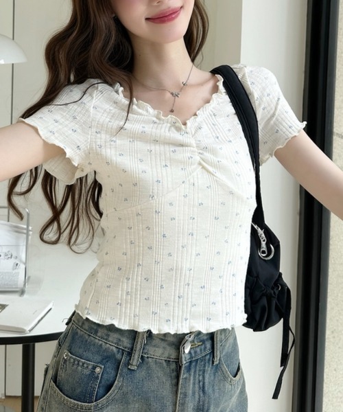 Ada.(エイダ)の「胸元 シャーリング Vネック 半袖 トップス(Tシャツ/カットソー・レディース・ピンク/アイボリー/ブルー・FREE)」の1枚目の写真