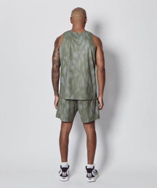 AKTR(アクター)の「AKTR MELT CAMO TANK(アクター メルト カモ タンク)(タンクトップ・メンズ・オリーブ系・MEDIUM/LARGE)」の2枚目の写真