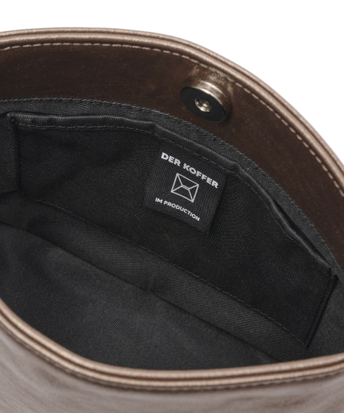 DER KOFFER（デルコッファー）の「CANDY FOIL BAG_3COLOR（ショルダーバッグ・レディース・ラベンダー/ゴールド/ブラウン・FREE）」の6枚目の写真