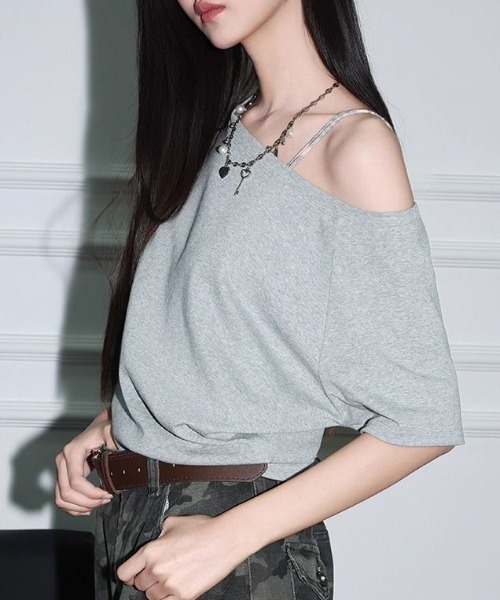 Aelina(エリナ)の「ボートネック半袖Tシャツ(Tシャツ/カットソー・レディース・ブラック/グレー/ホワイト・FREE)」の4枚目の写真