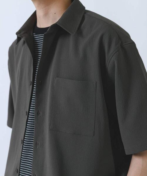 ITEMS URBANRESEARCH(アイテムズ アーバンリサーチ)の「ヨウリュウ レギュラーカラー 半袖シャツ(シャツ/ブラウス・メンズ・ブラック/ダークグレー/ネイビー/オリーブ・LARGE/MEDIUM)」の2枚目の写真