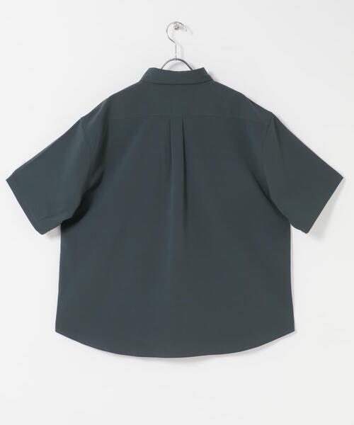 ITEMS URBANRESEARCH(アイテムズ アーバンリサーチ)の「ヨウリュウ レギュラーカラー 半袖シャツ(シャツ/ブラウス・メンズ・ブラック/ダークグレー/ネイビー/オリーブ・LARGE/MEDIUM)」の20枚目の写真