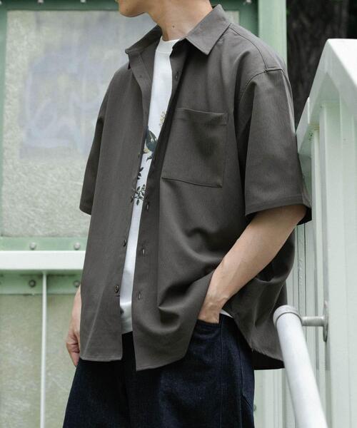 ITEMS URBANRESEARCH(アイテムズ アーバンリサーチ)の「ヨウリュウ レギュラーカラー 半袖シャツ(シャツ/ブラウス・メンズ・ブラック/ダークグレー/ネイビー/オリーブ・LARGE/MEDIUM)」の13枚目の写真